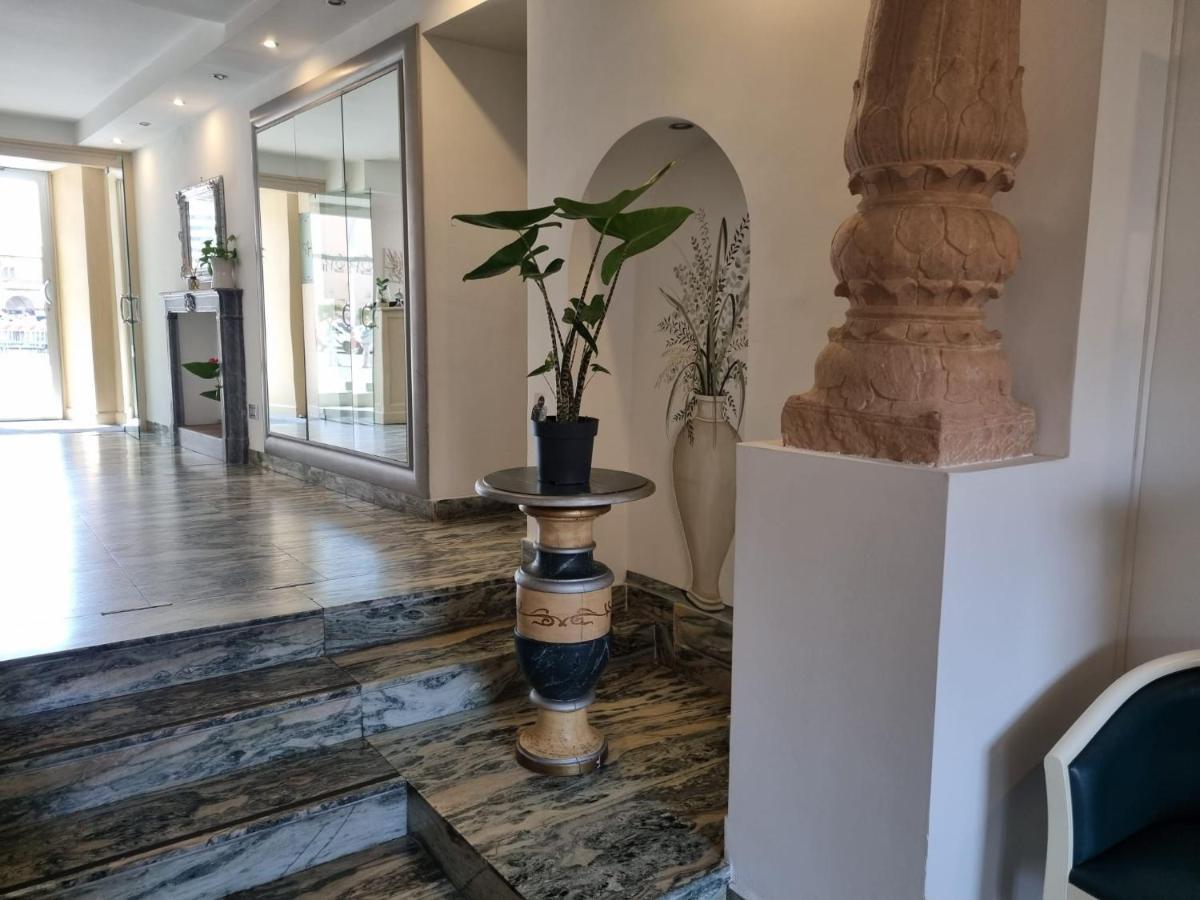Virgilio Hotel 3*